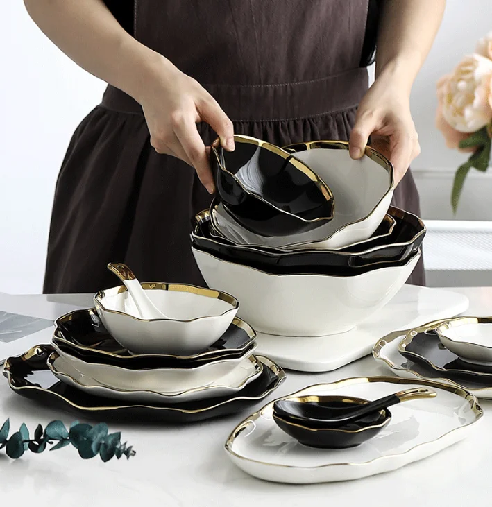 नॉर्डिक रेस्तरां डिनरवेयर सेट सिरेमिक ब्लैक व्हाइट पोर्सिलेन डिनर प्लेट गोल्ड रिम के साथ 27