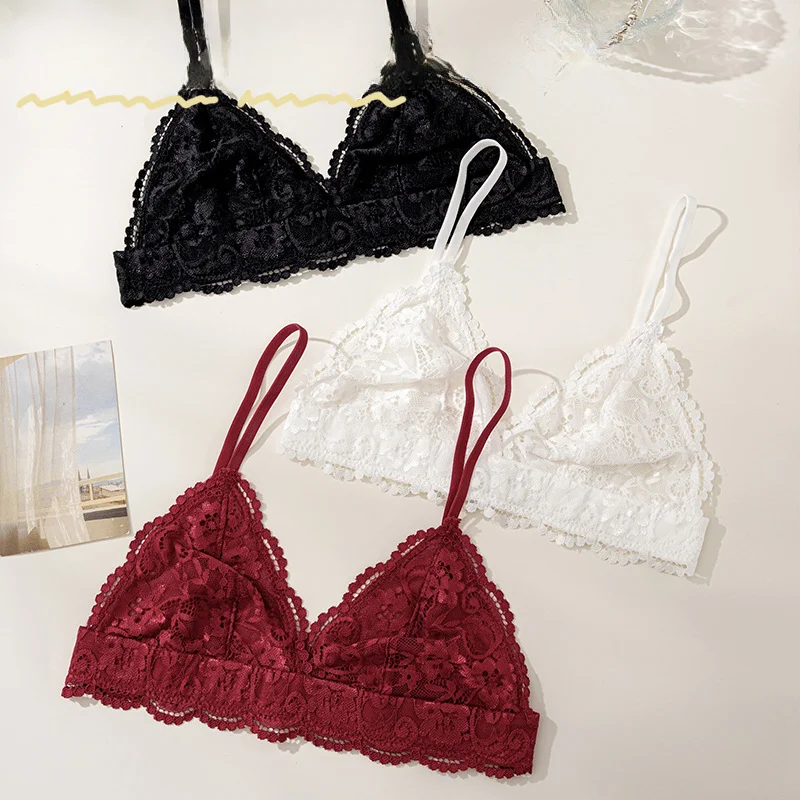 D869 lace neckline and strap detail