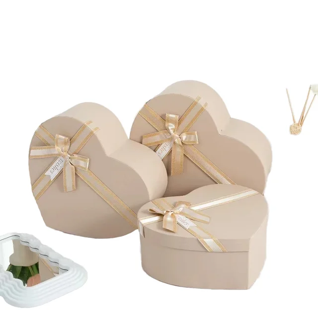 Factory three sizes heart-shaped cardboard gift box set with bow decoration business cardboard gift box birthday paper box