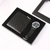 Set di accessori: orologio, portafoglio, confezione regalo di lusso.