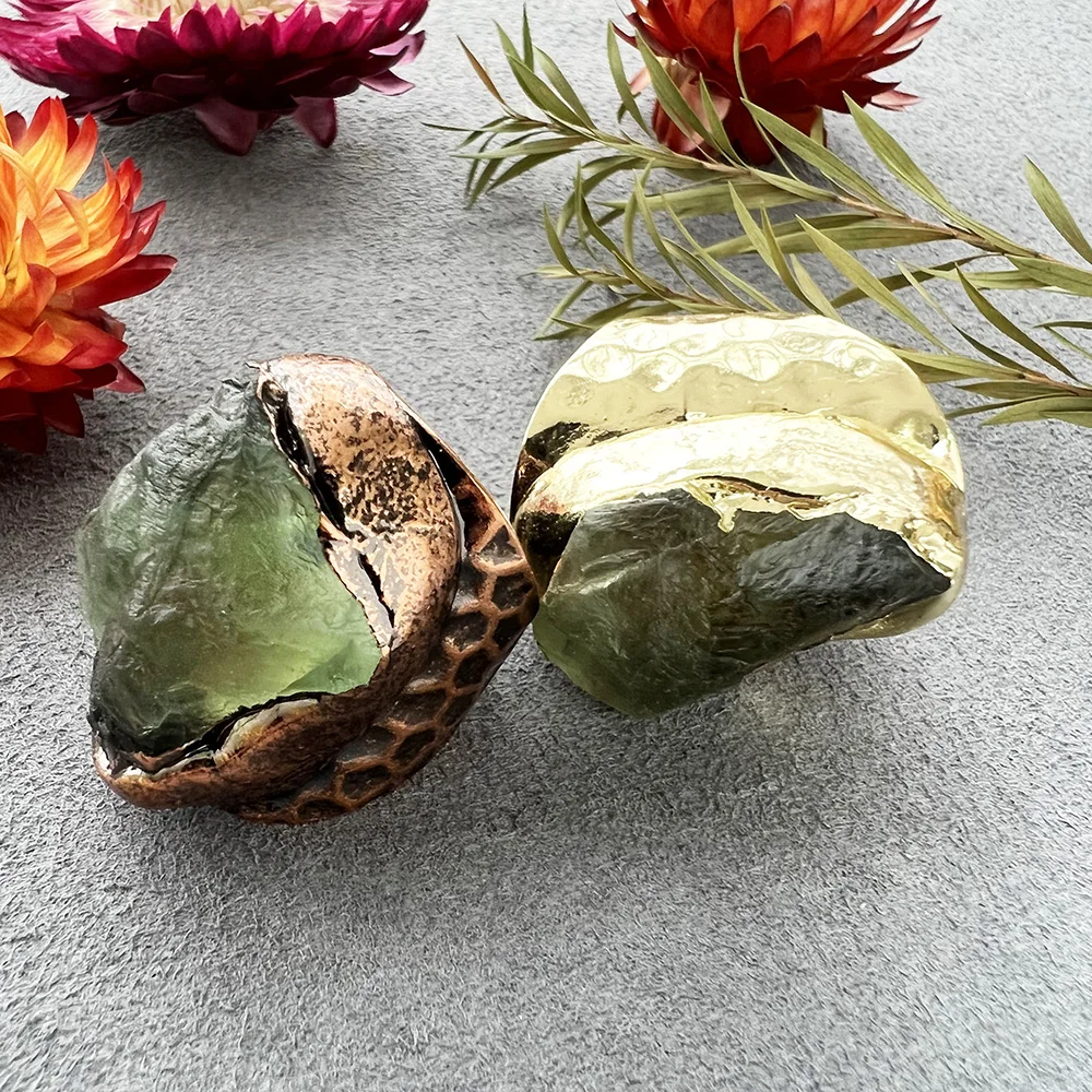 New Designs Raw Quartz Ring Green Fluorite Stone Nugget Ring with Gold Antique Bronze Plated Adjustable Band Ring for Unisex