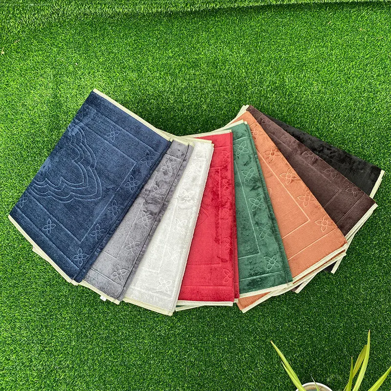Embossed Portable Prayer Mat With Backrest For Muslims_voghion.com