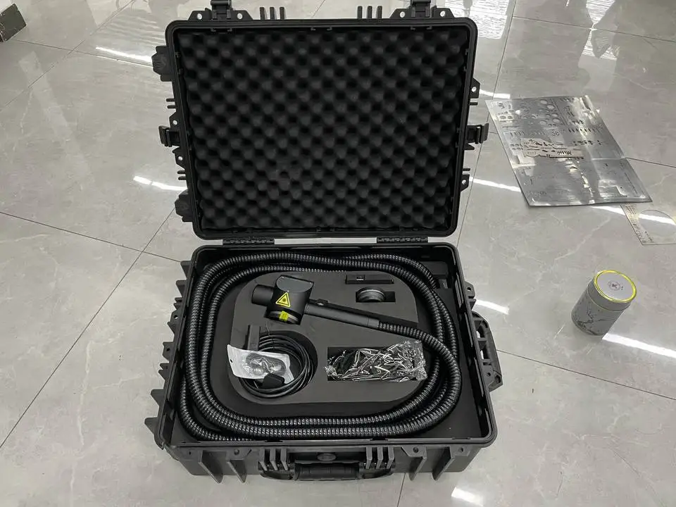Handheld Fiber Pulse  Laser Cleaning Machine 100w 200w 300w 500w Rust Remove Laser Machine