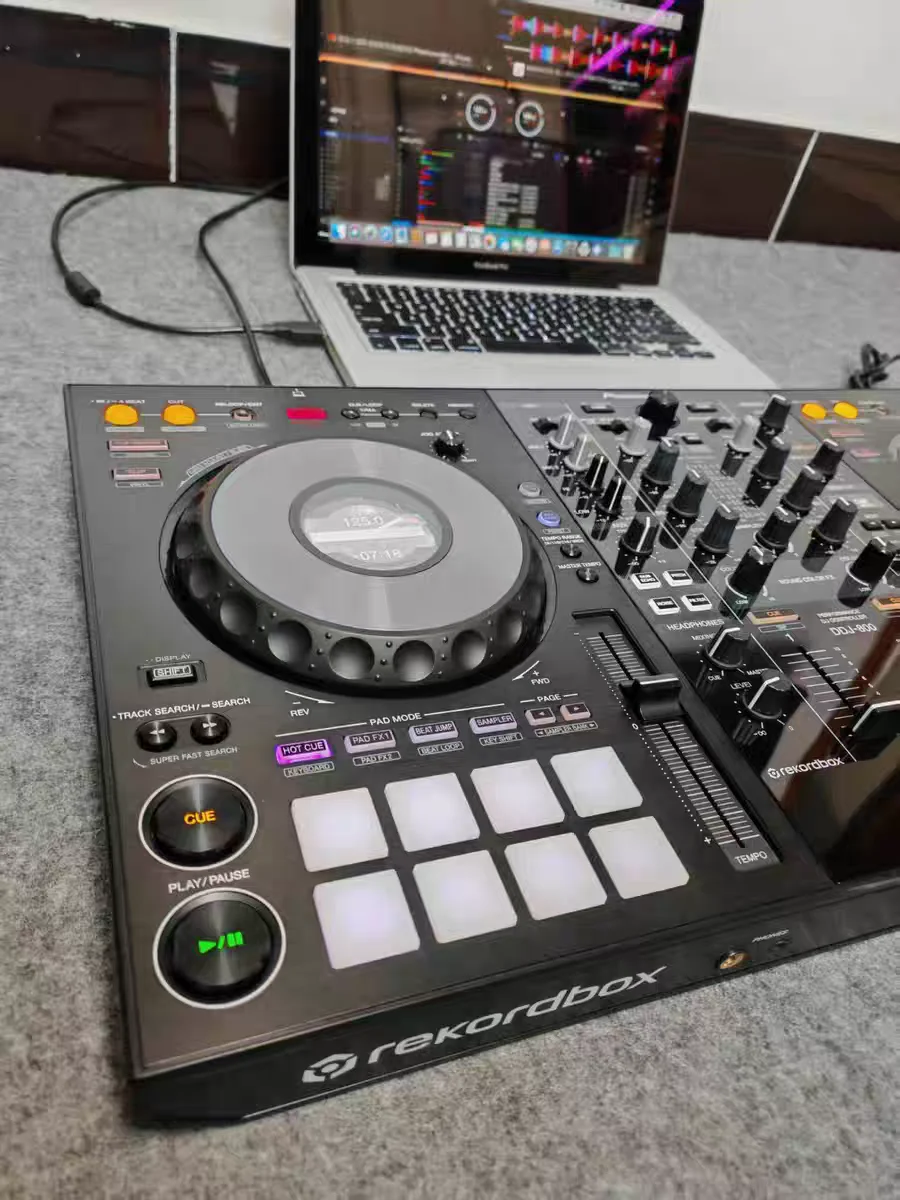 Rekordbox DDJ800 DJ Controller - Advanced Mixing Experience