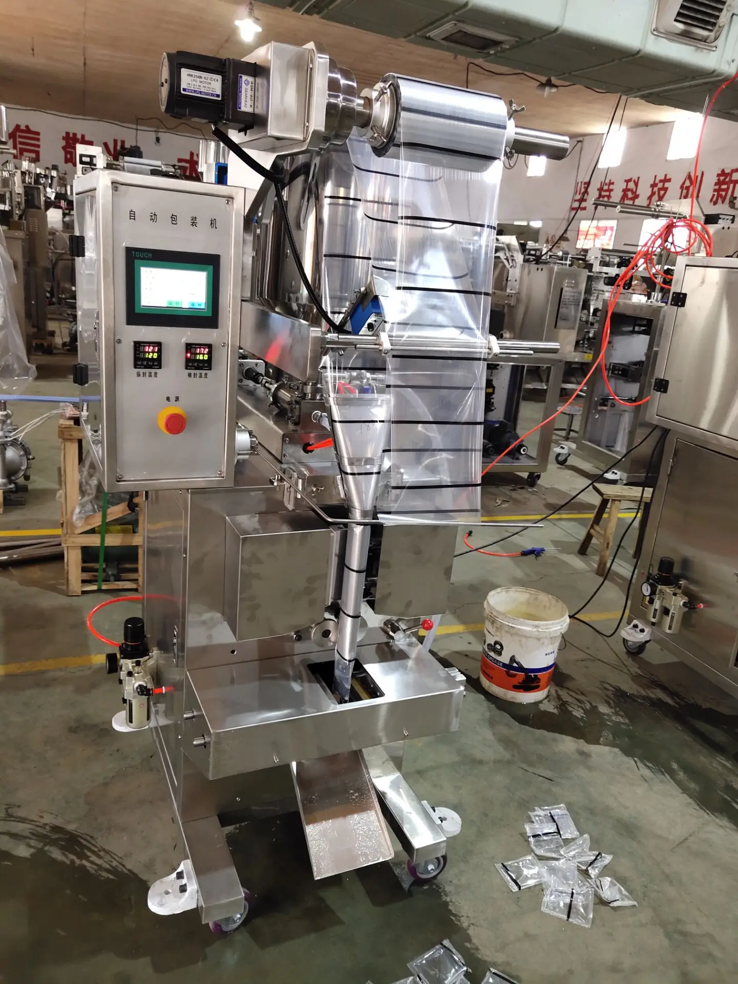 Automatic Electric Shower Gel Chocolate Paste Filling Machine Motor PLC for Beverage/Chemical 1 Year Warranty High Precision