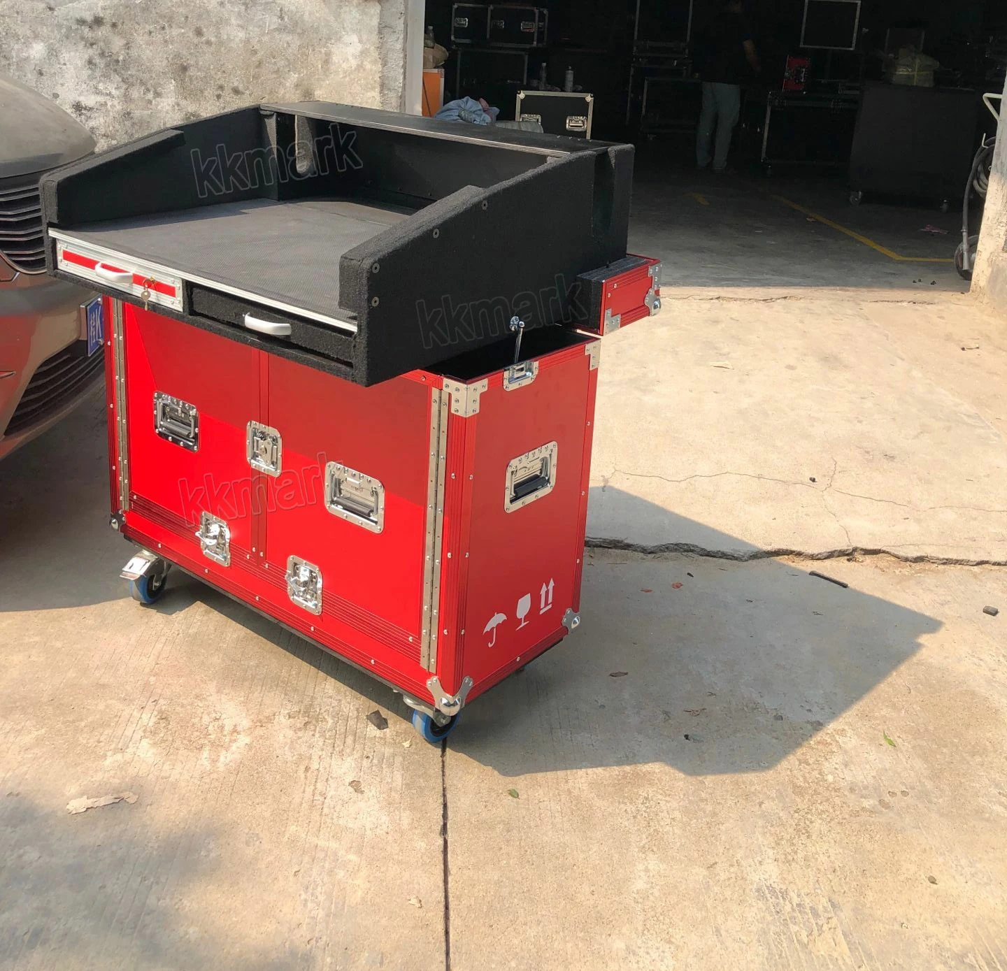 Flight Road Case for Yamaha LS9 Mixers - Durable & Customizable