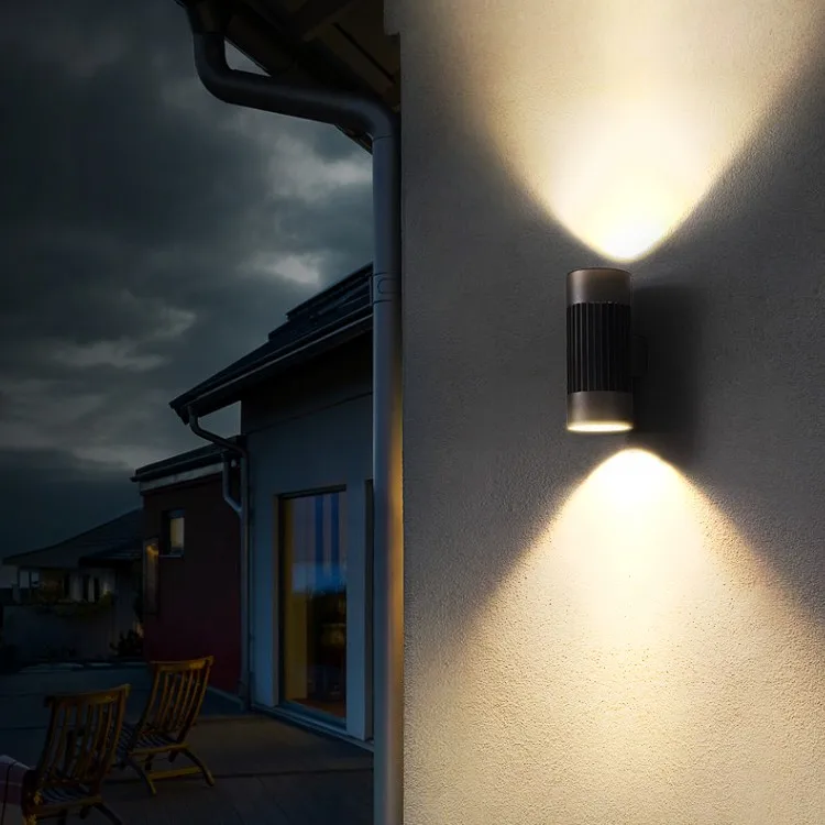 garden wall lights 240v