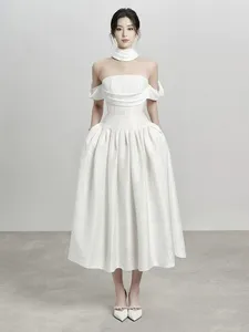 Bettergirl Spring New Material Halter Neck Strapless Dress Sexy Off-Shoulder Fashion Elegant Waist-Defining Jacquard Long Dress