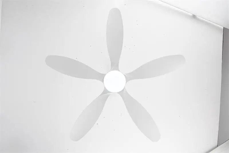 Hot Sale Silent 56 Inch 55W DC Copper Motor Five Indoor Ceiling Fan Lamp for Living Room