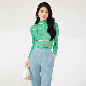 2025 Latest Women's Fashion Turtleneck T-Shirt Pleated Plaid Top Stretch Long Sleeve Printed Design Sustainable Woven Fabric