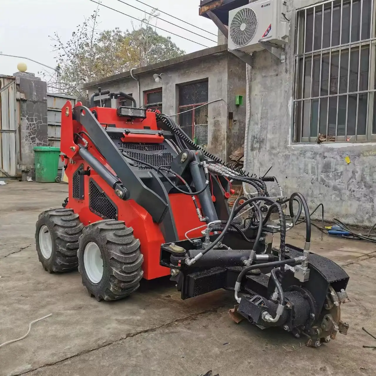 Multifunctional Mini Skid Steer Loader/mini Loader With Attachments ...