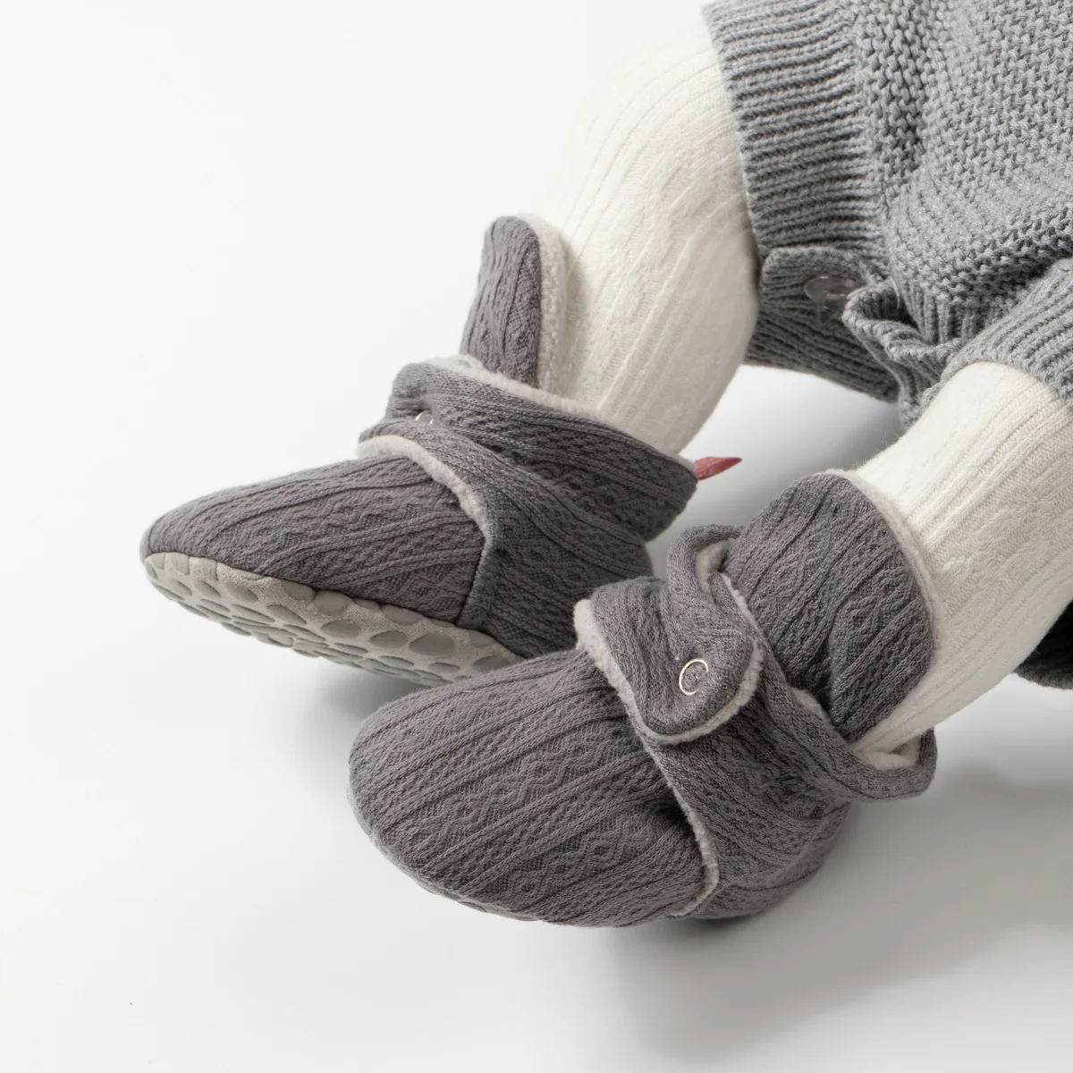 Hot Selling Newborn Infant Baby Booties Soft Soled Sneakers for Boys Girls Anti-Slippery Fashion Trend for Spring Autumn Winter supplier