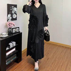 Miyake Pleated Dresses Design Stretch Applique Dress Loose V-neck Dress One Size Polyester Fabric