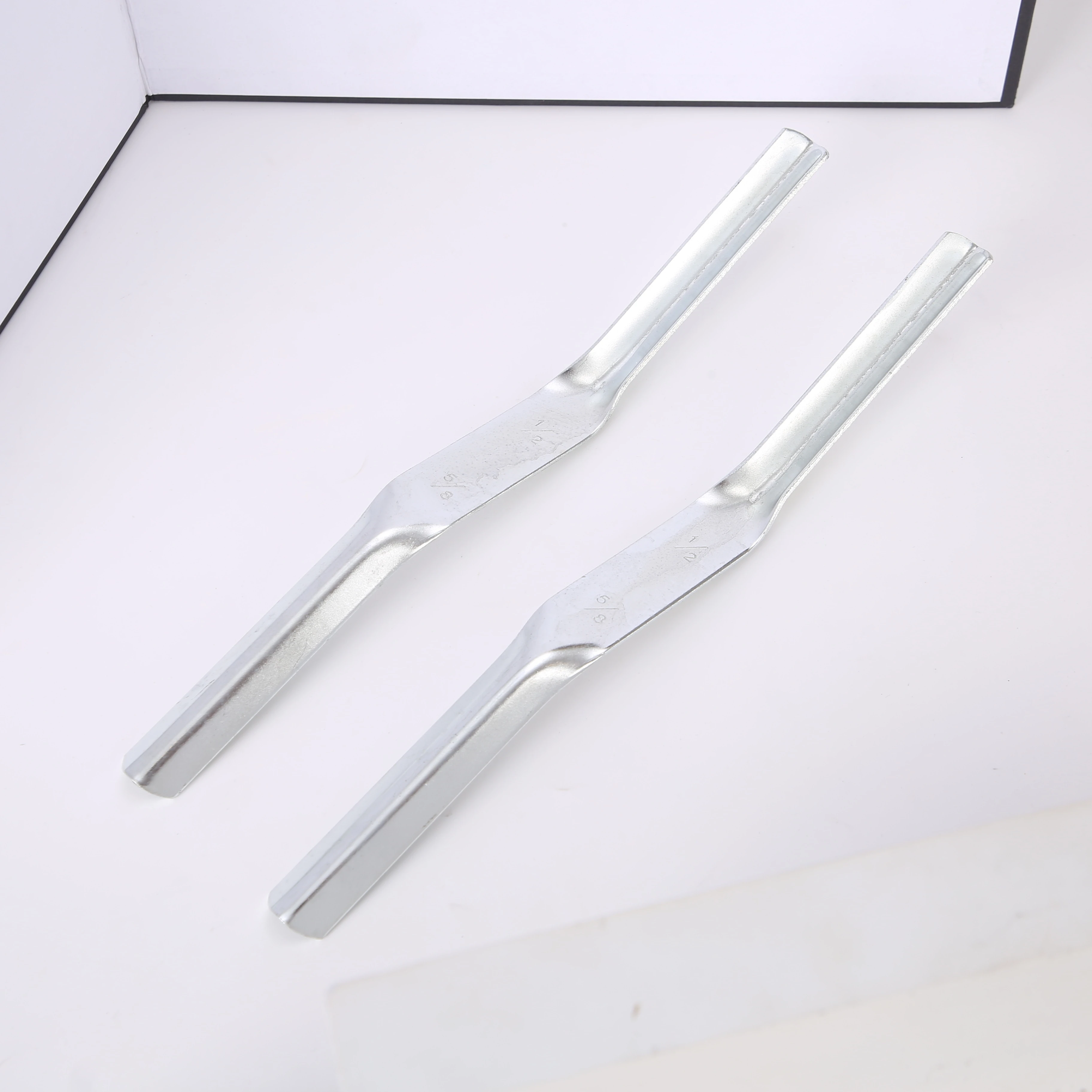 Factory Direct Sale Special Tools for Jointing Pressing and Joining Tiles Tile Trowels Uyustools