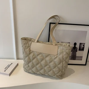 Luxury Large Capacity Lightweight Tote Bag Custom logo Fashion Design Quilt Puffer Bag Large Tote Bag Tote Handbag for Women