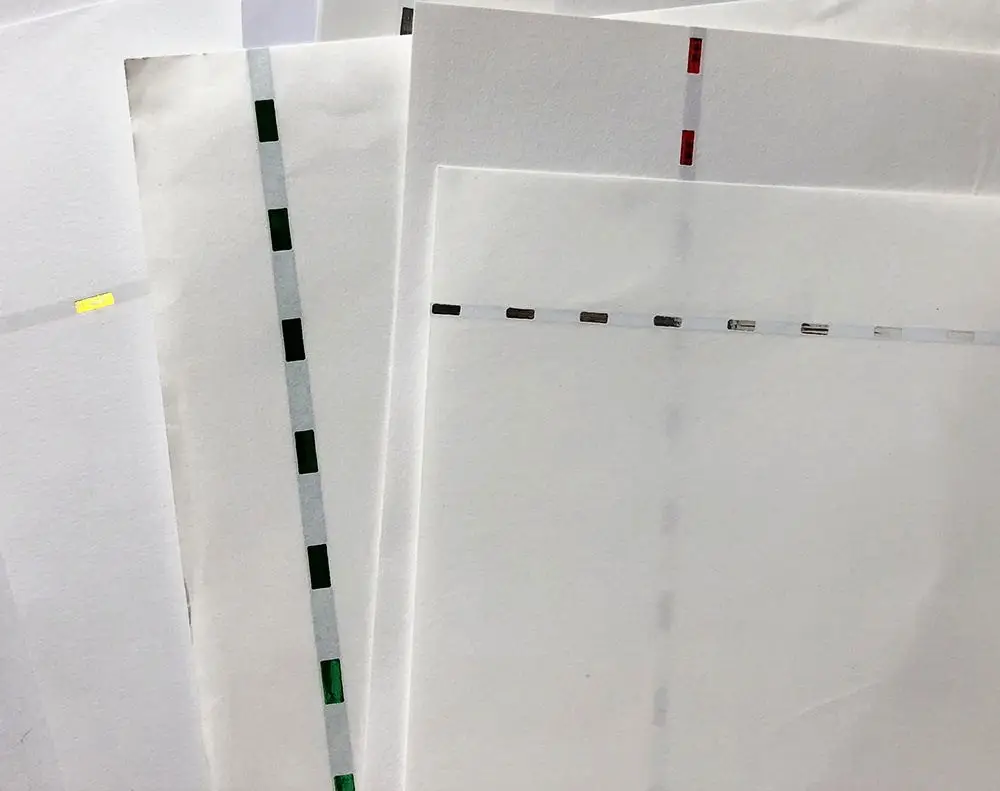 Custom A4 Size Security Certificate Printing Paper with UV Invisible Fiber and Hologram Thread