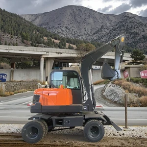 Chinese Factory Brand New 6Ton Wheel Excavator with 360-Degree Rotating Cabin