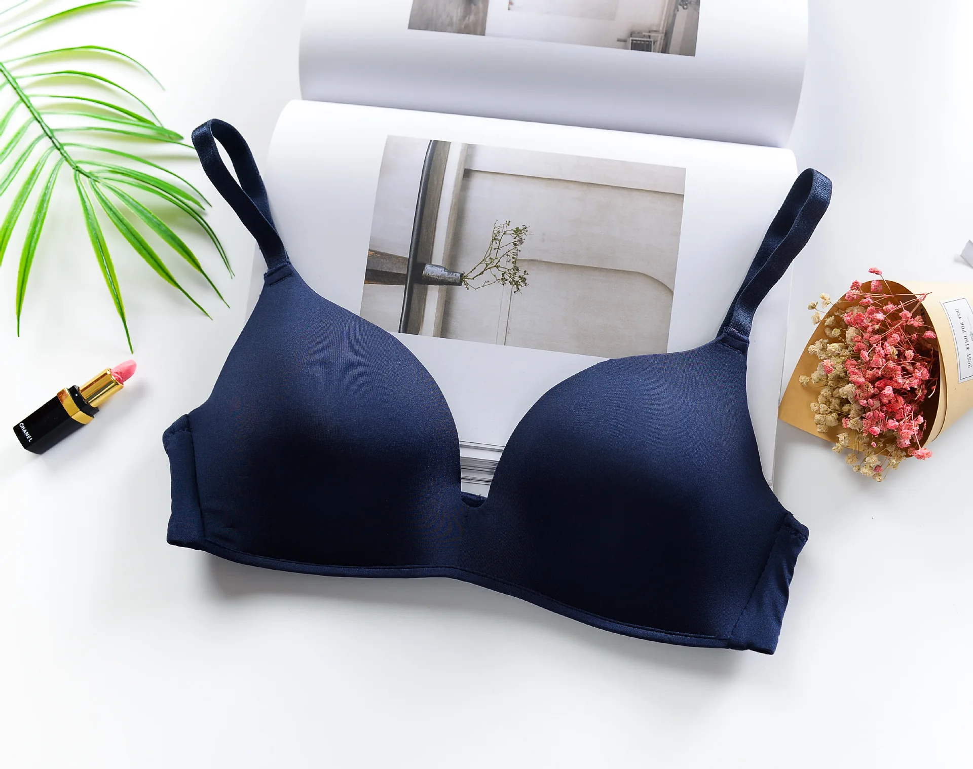 Japanese Seamless Wire-Free Push-up Smooth Thin Bra (No Panties