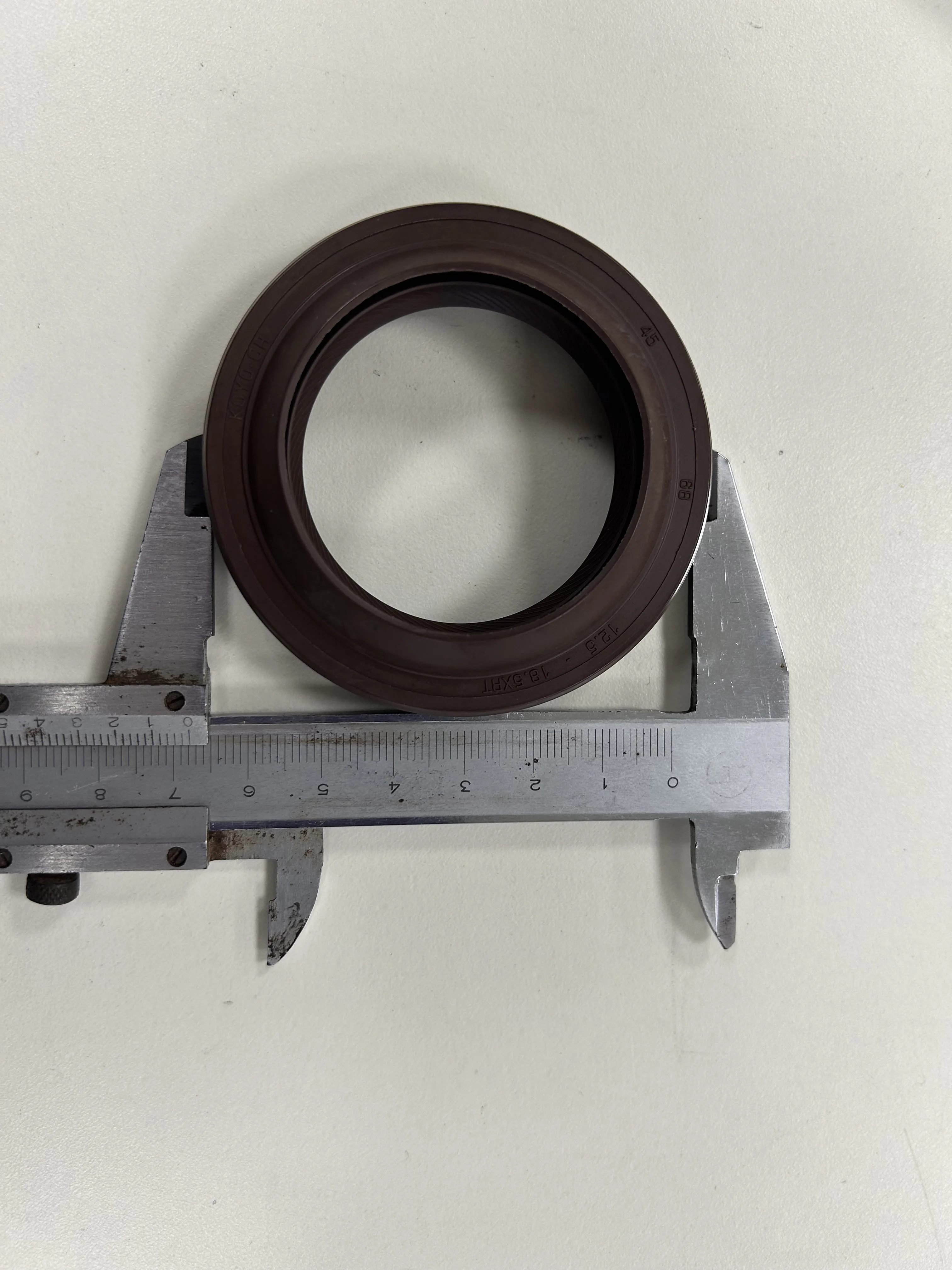 HTCY 45x68x12.5/18.5 NBR/FKM Rubber Oil seal 3230332101 details