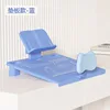 Support de lecture de bureau bleu, inclinable à 12 degrés, idéal pour écrire et travailler assis.