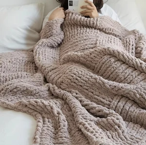 Chenille Yarn  Knit Blanket Breathable Sofa Throw for Home Use Wearable Blankets for Couch Home Decor