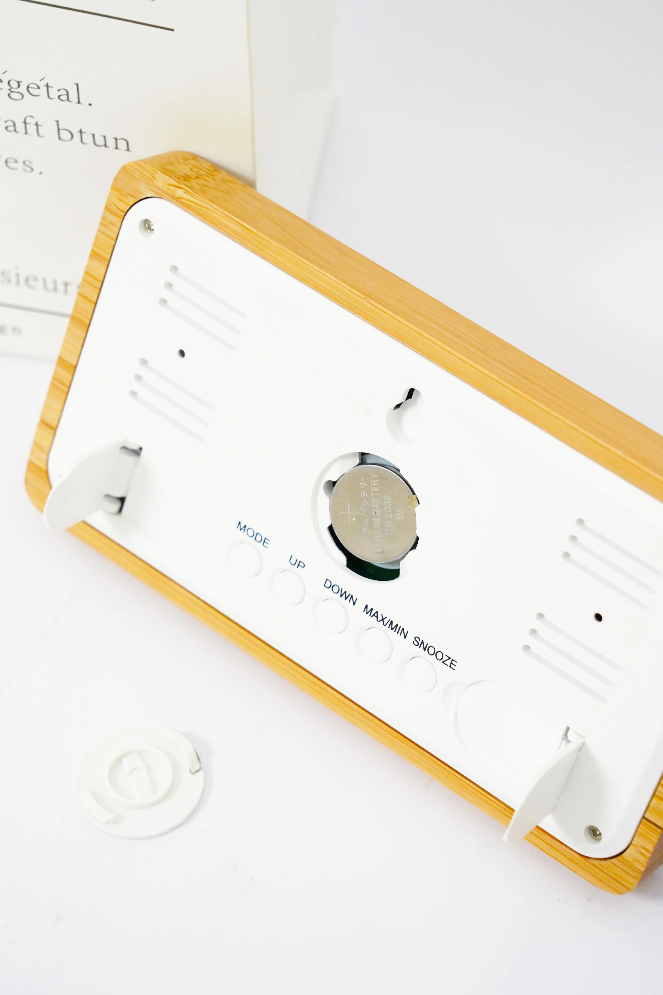 Large Display Digital Wooden LED Battery-Operated Night Table Wall Clock with Temperature Display and Humidity