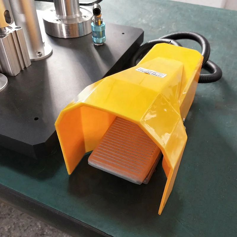 Lienm автоматичекий освежитель воздуха, укупорочная машина вербовки проволка для опрыскиватель с завода-производителя, продажа в розницу полу-автоматическая пневматическая 0,4-0.6mpa