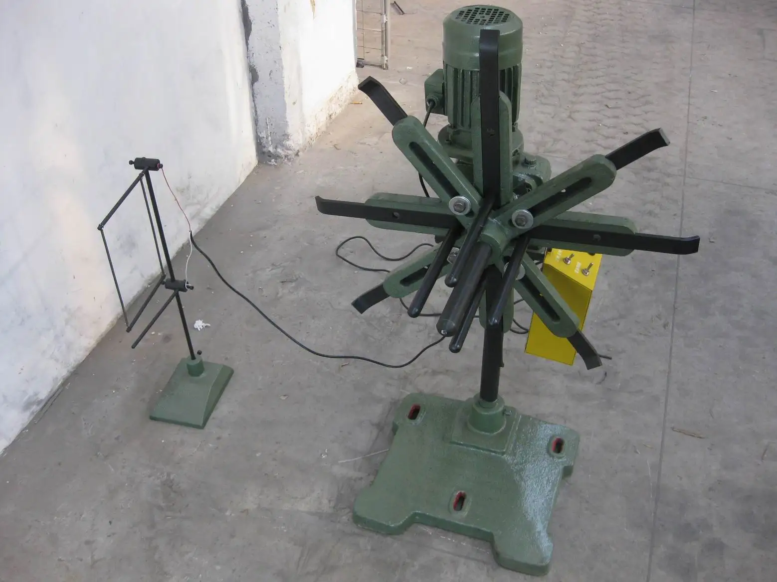 Cheap Price Manual Sheet Metal Decoiler Machine CR-100 Steel Coil Uncoiler for Sale