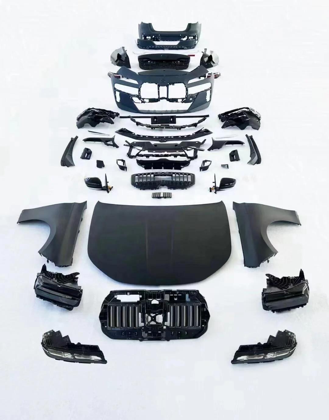 Auto Modification for BM W 7 Series F01 F02 to G70 Bodykit 730li 740li 750li 760 Facelift to 2024 Bm w G70 Car Accessories