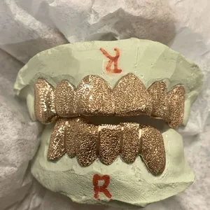 Custom VVS Diamond Grillz Top 10k 14k 18k Gold with Natural Princess Cut Invisible Setting Iced Out Moissanite Jewelry