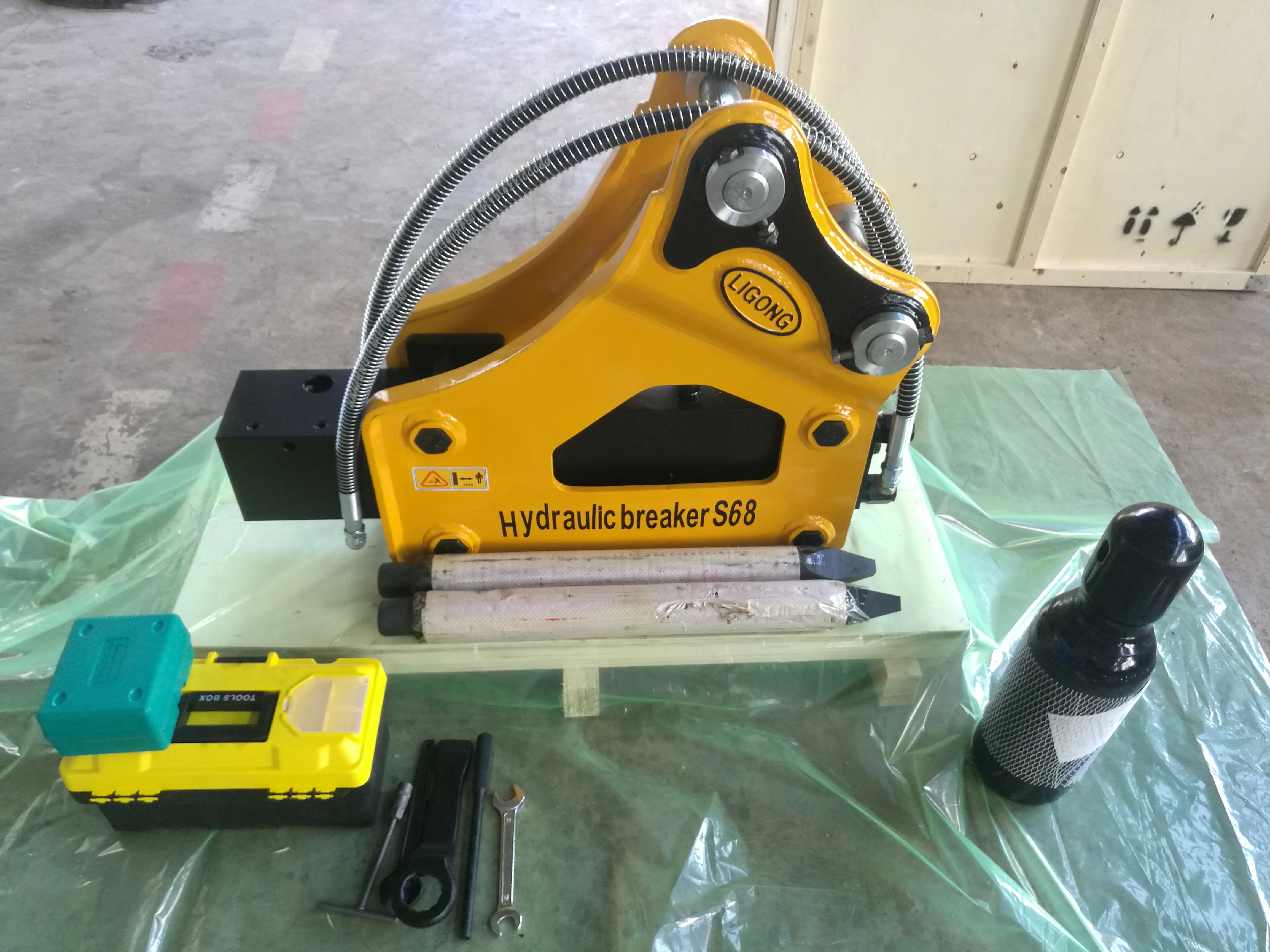 MST 542 Backhoe Loader With Hydraulic Breaker Hammer