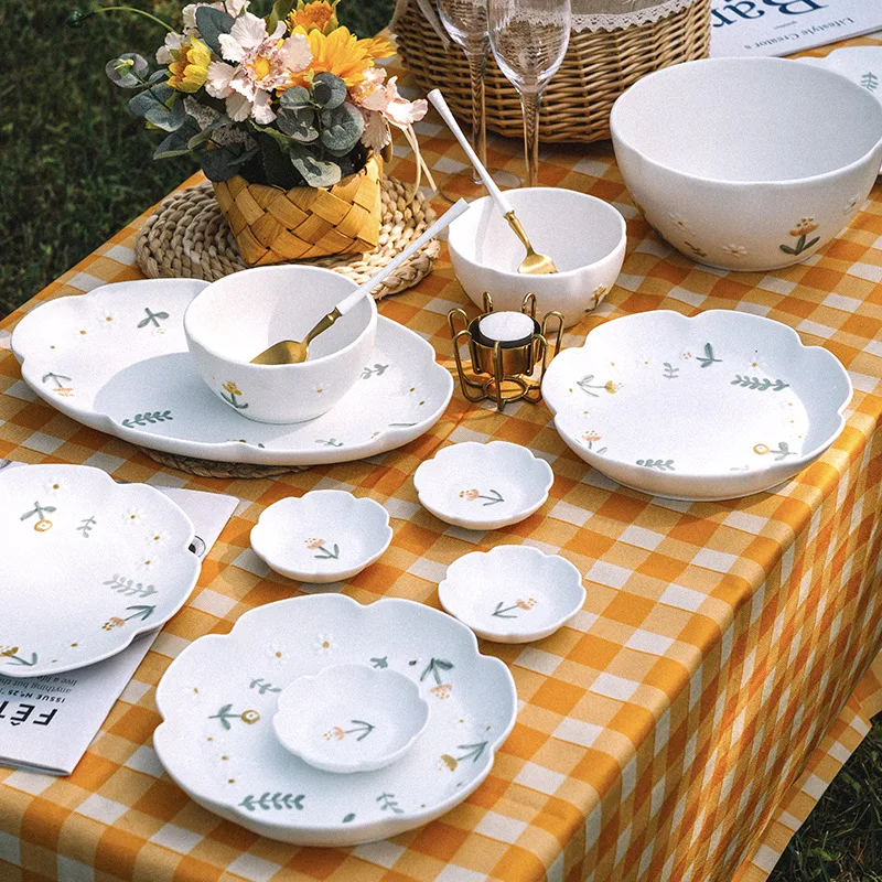 product japanese vintage small daisies relief plate set underglaze ceramic hand painted home ceramic dinnerware set-50