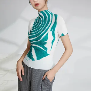 2025 Summer Miyake Latest Fashion Design Printed Plaid Pattern Short-sleeved Top Women's Casual Pleated Elastic T-shirt