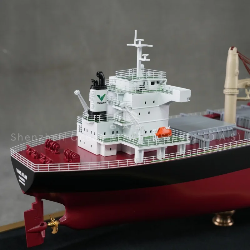 Fine bulk carrier model from South China Shipyard, detailed ship design & midships structure, clear parts of a ship display. Custom available, great for exhibition, teaching and maritime industry presentation ornaments.Amber@vesselmodel.com Tel：+86 18038048785