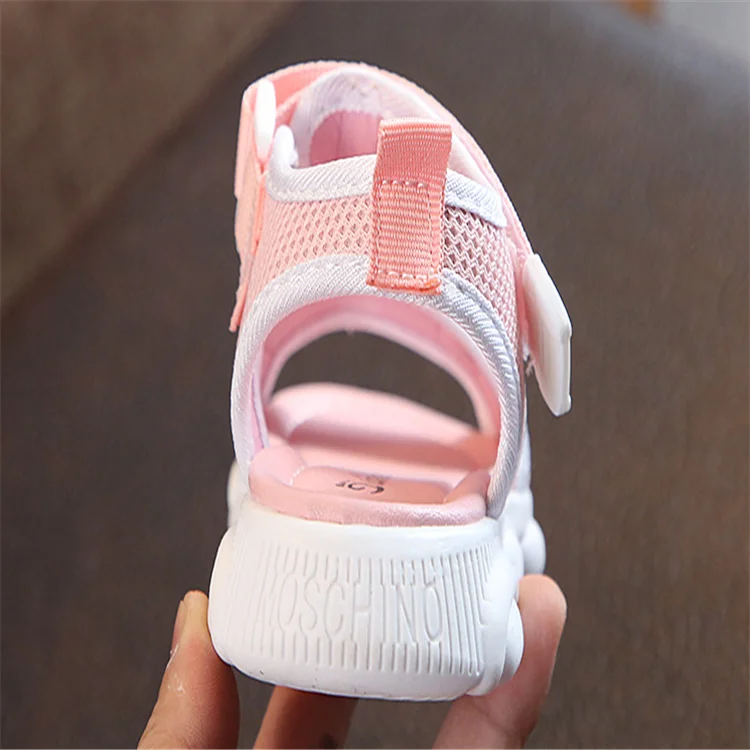 Оптовая продажа новейших летних корейских сандалий на мягкой подошве