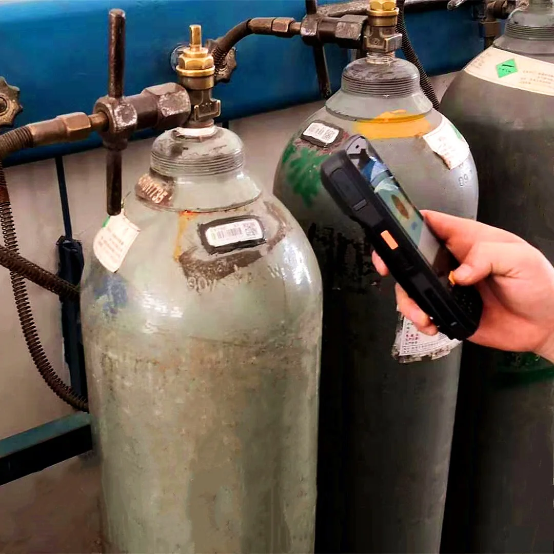 Gas Cylinder Tracking Technology With Scratch Resistance QR bar Code Tags and Cylinder Management Mobile APP