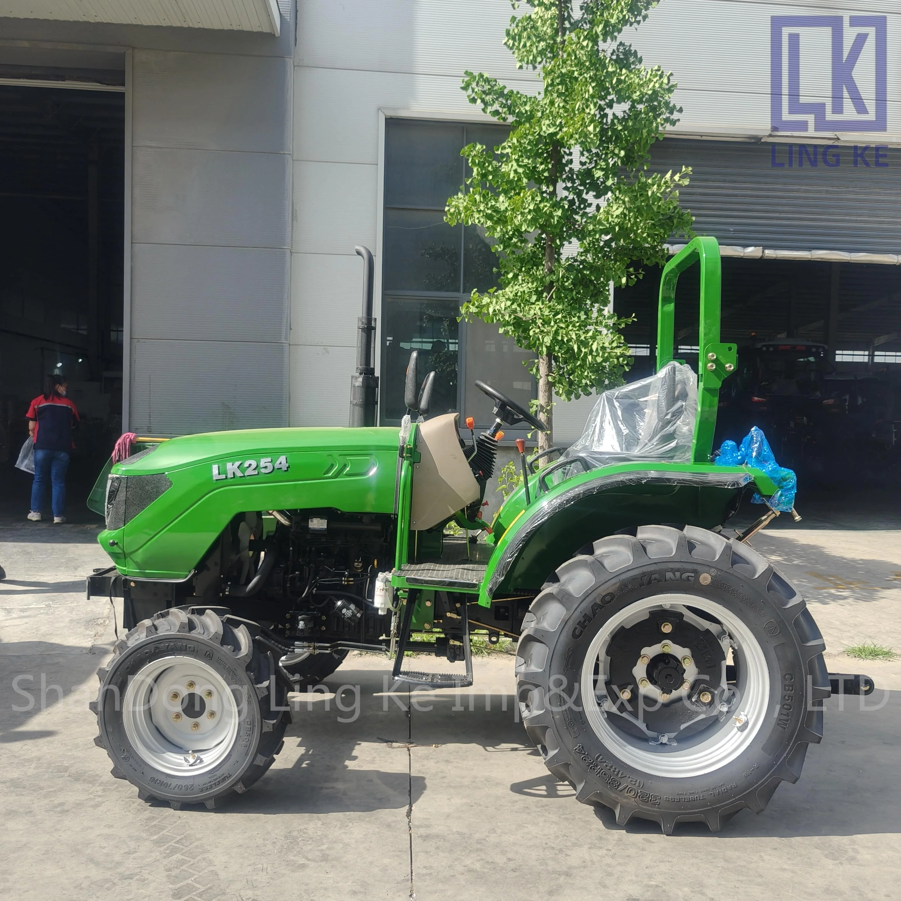 25HP 35HP Chinese Farm Mini Small Agriculture Agricultural Wheel Drive  Lawn Mower Garden Tractor Tractors 4WD for Tires Sale - Main Image