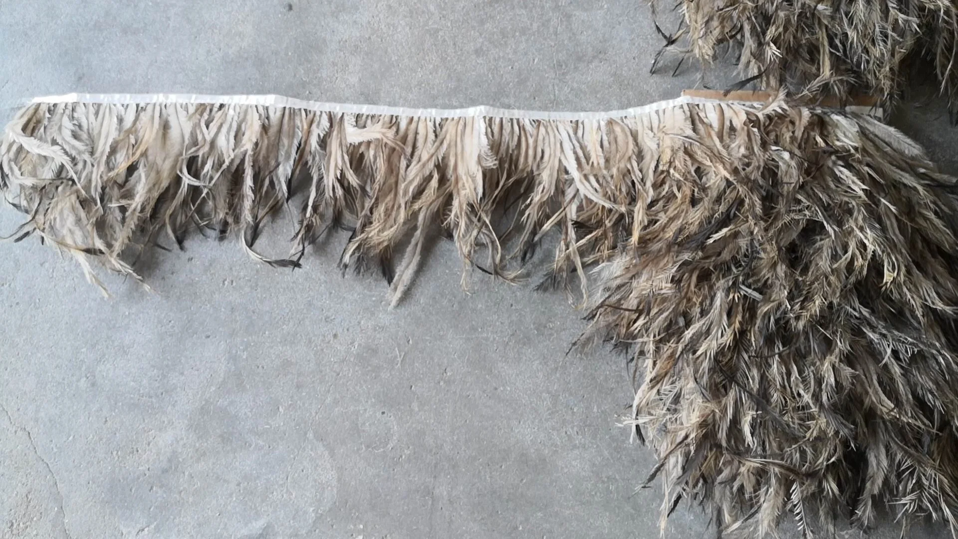 Эму перо бахрома отделка на тканевой ленте