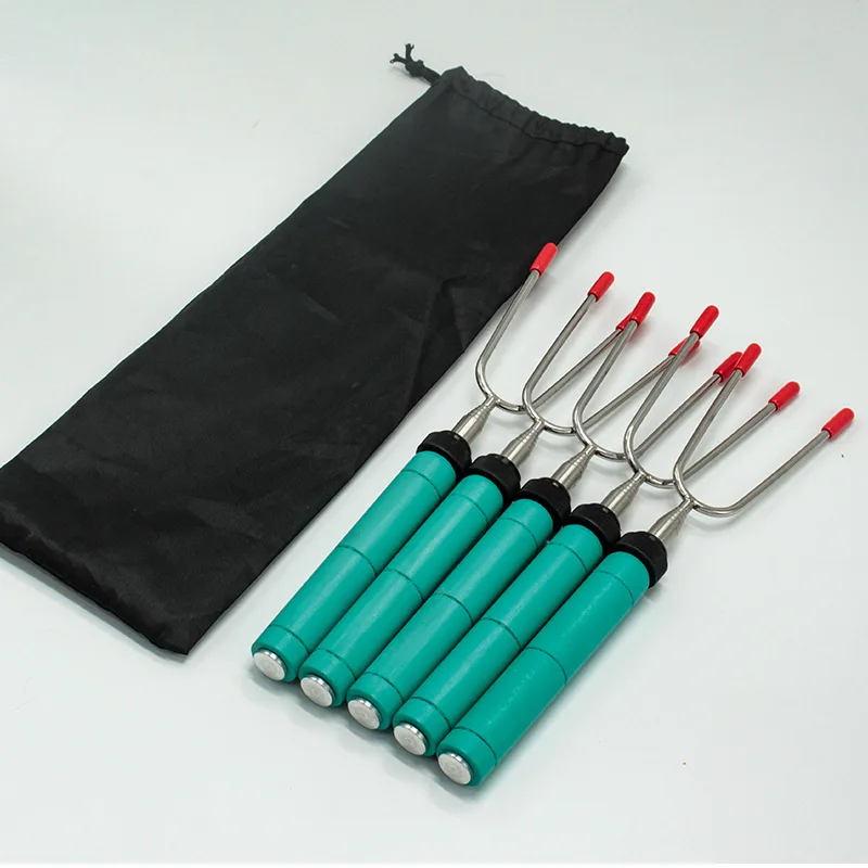 BBQ Forks Stainless Steel Smore Skewers With Wooden Handle Telescoping Smores Roasting Sticks for Fire Pit factory