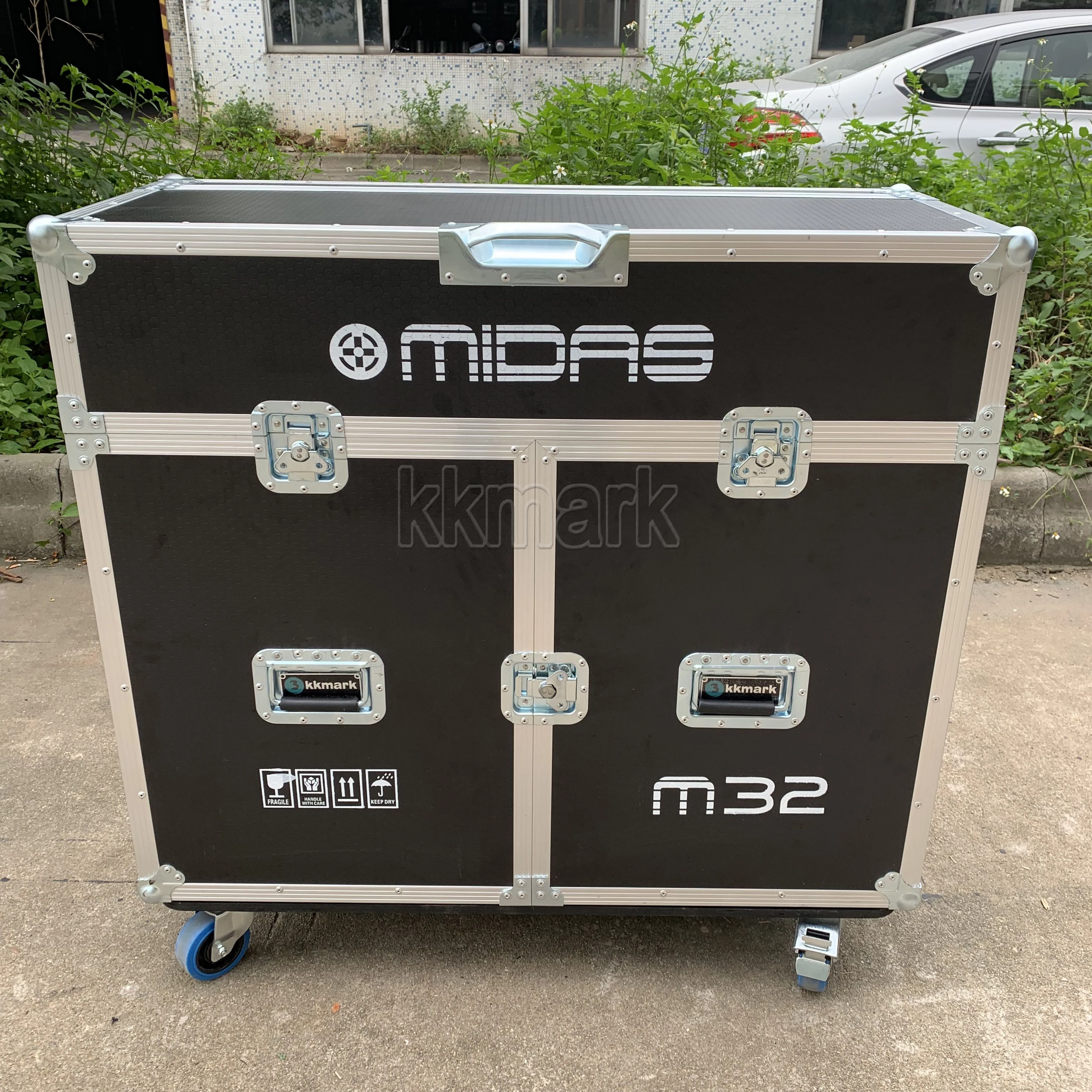 フリップデザインのMidas PRO用ミキサーケース - 防水・耐火仕様