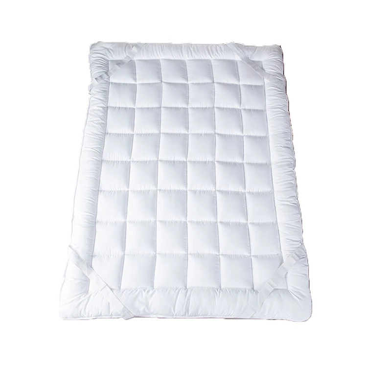 100% white polyester outer fabric  waterproof mattress protector