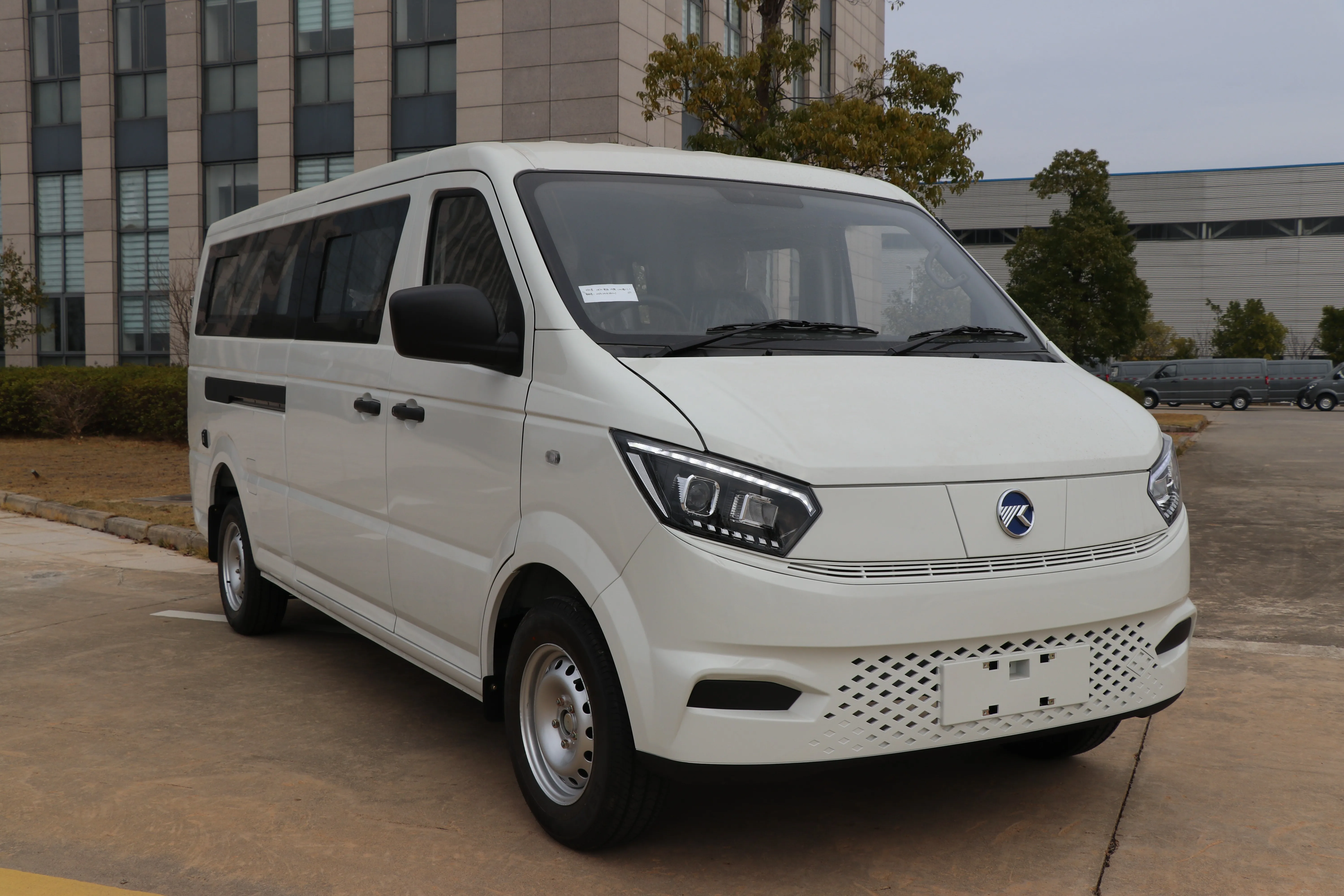 KAMA ESP8 Electric Minibus 18 Seats | Fast Charging EV Passenger Van Supplier