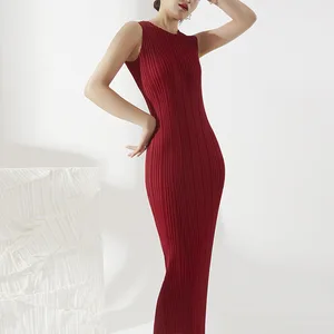 Miyazaki Women's Elegant Straight Pleated Red Dress Sleeveless Midi Length Chiffon Natural Waistline Technique Factory Outlet