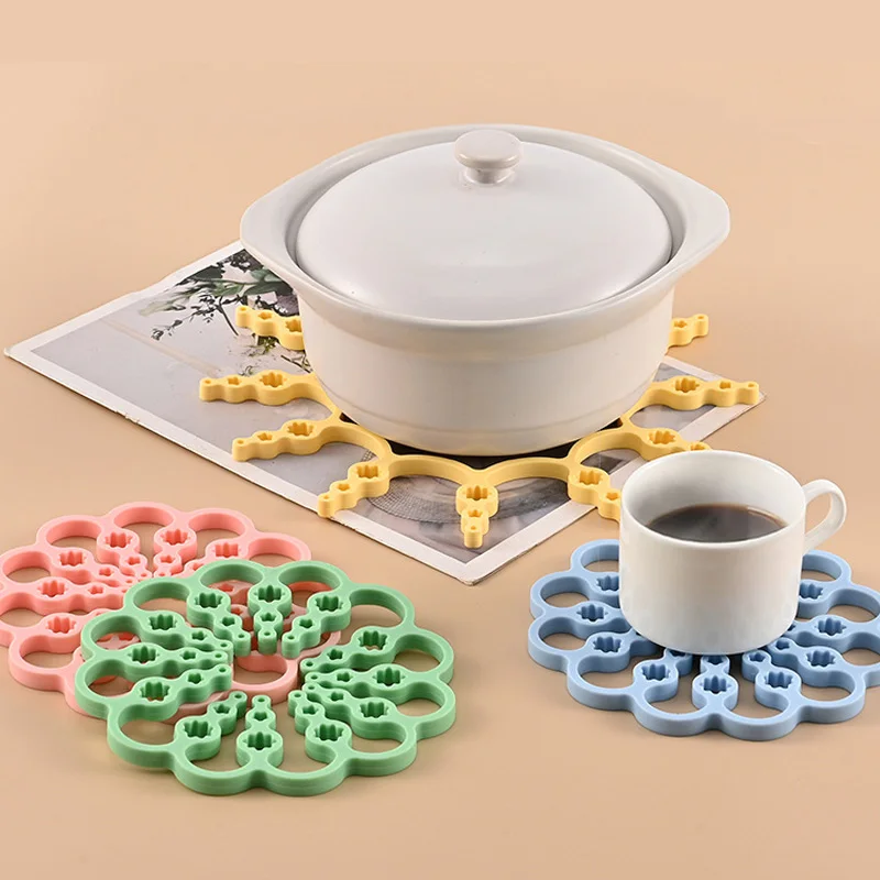 Stretchable and Foldable Reusable High-temperature Resistant Silicone Heat Insulation Pad for Tableware Trays details