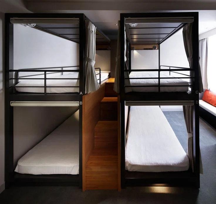 Кровать двухъярусная МИЛСОН хостел Duo. Капсульные кровати для хостела. Двухяруснаямкравать для хостолоа. Кровать двухэтажная для хостела.