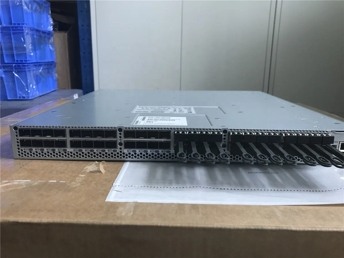 EMC DS-6510B EM-6510-24-16G-R Hitachi Brocade 6510 BR-6510-24-16G-R Fibre  Channel SAN Switch