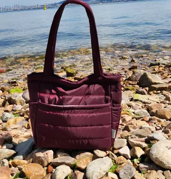 Custom-Quilted Large-Capacity Women's Shoulder Tote Bag with Multi-Pockets Versatile Commuting Accessory