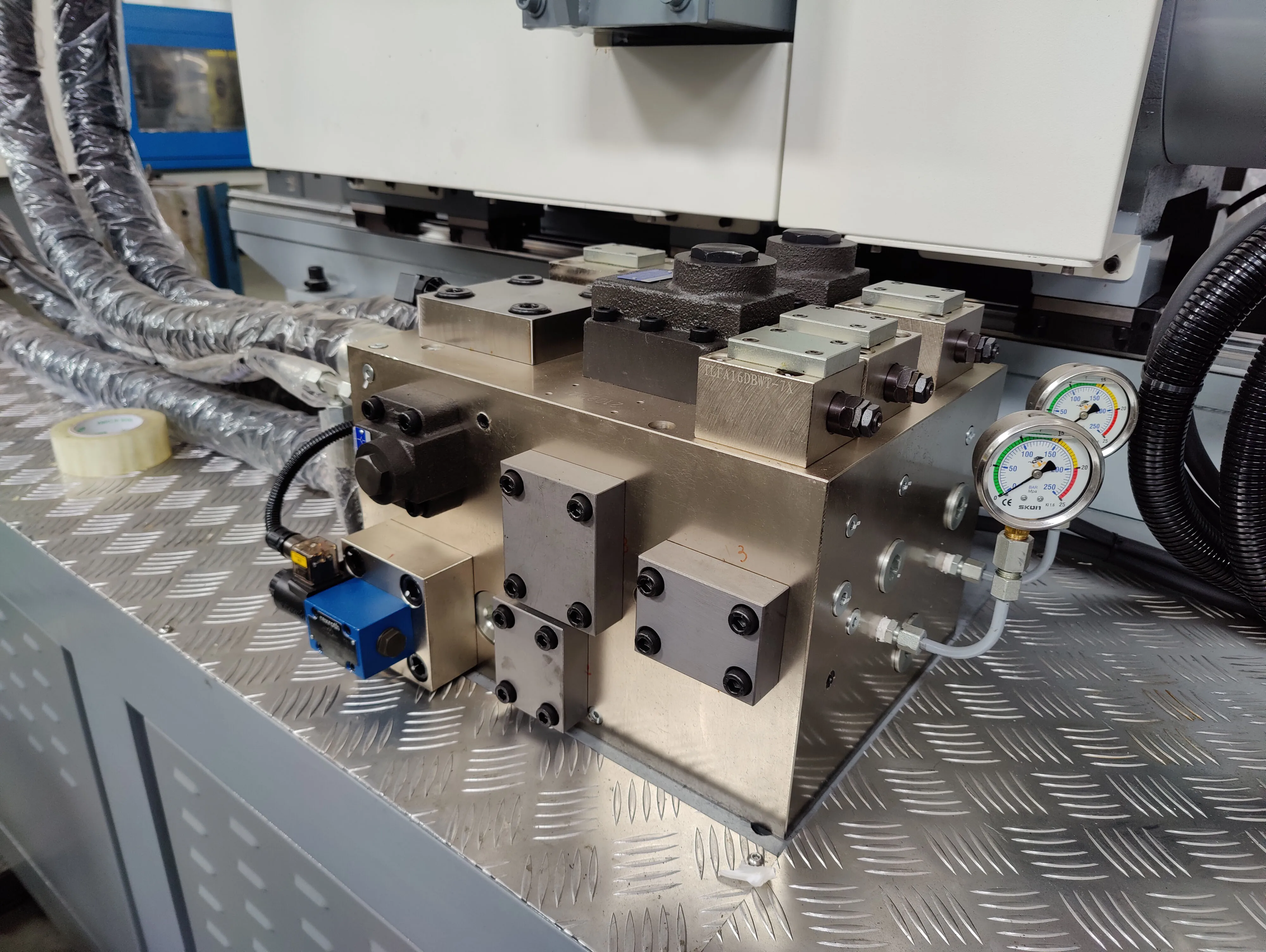 High Quality Horizontal Hydraulic Deep Wash Basin Making Plastic Injection Blow Moulding Machine