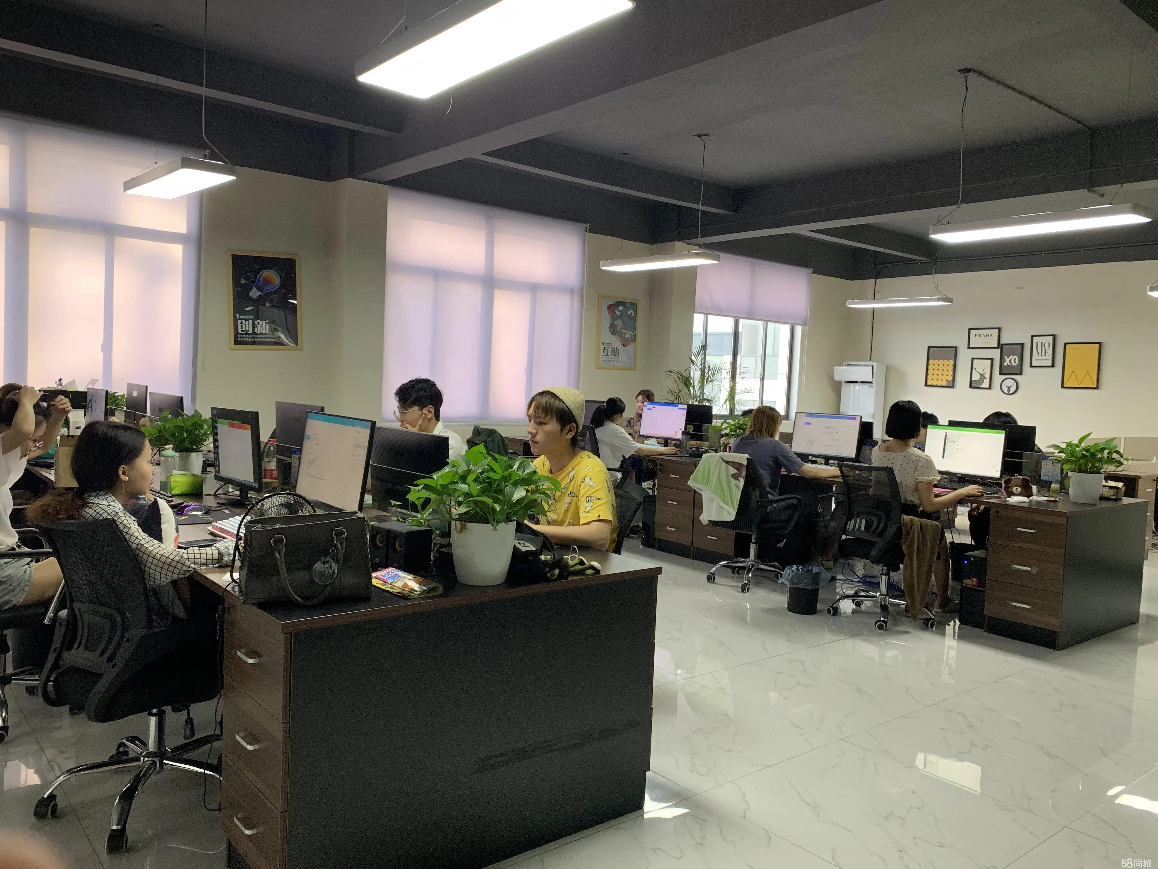 Yiwu Hangu Trade Co., Ltd. 1
