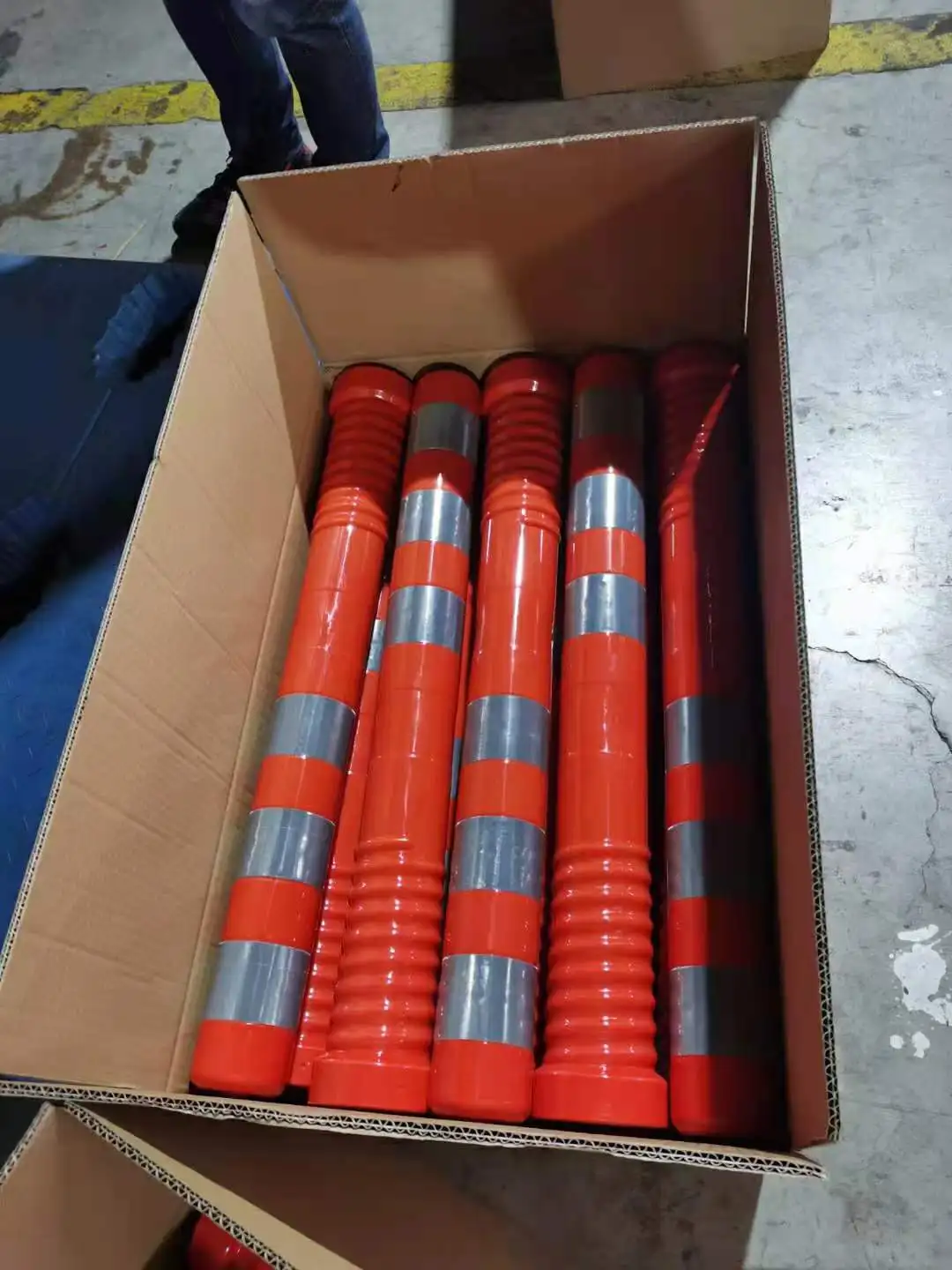 product factory high quality soft reboundable pu pe rubber traffic flexible collapsible warning delineator post tpu delineator bollard-3